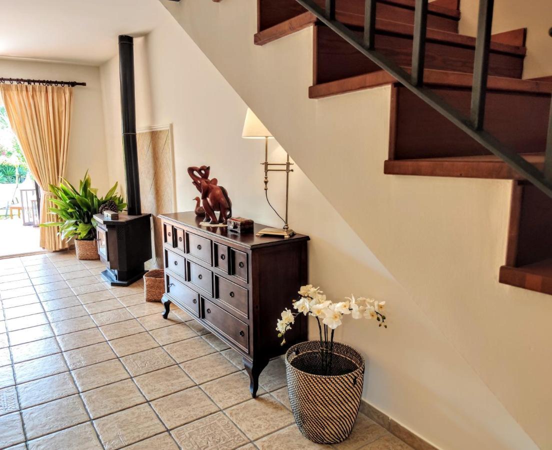 Spacious Beachfront Town House In Estepona With Fully Equipped Kitchen, Pools, Garden, Sea View Экстерьер фото